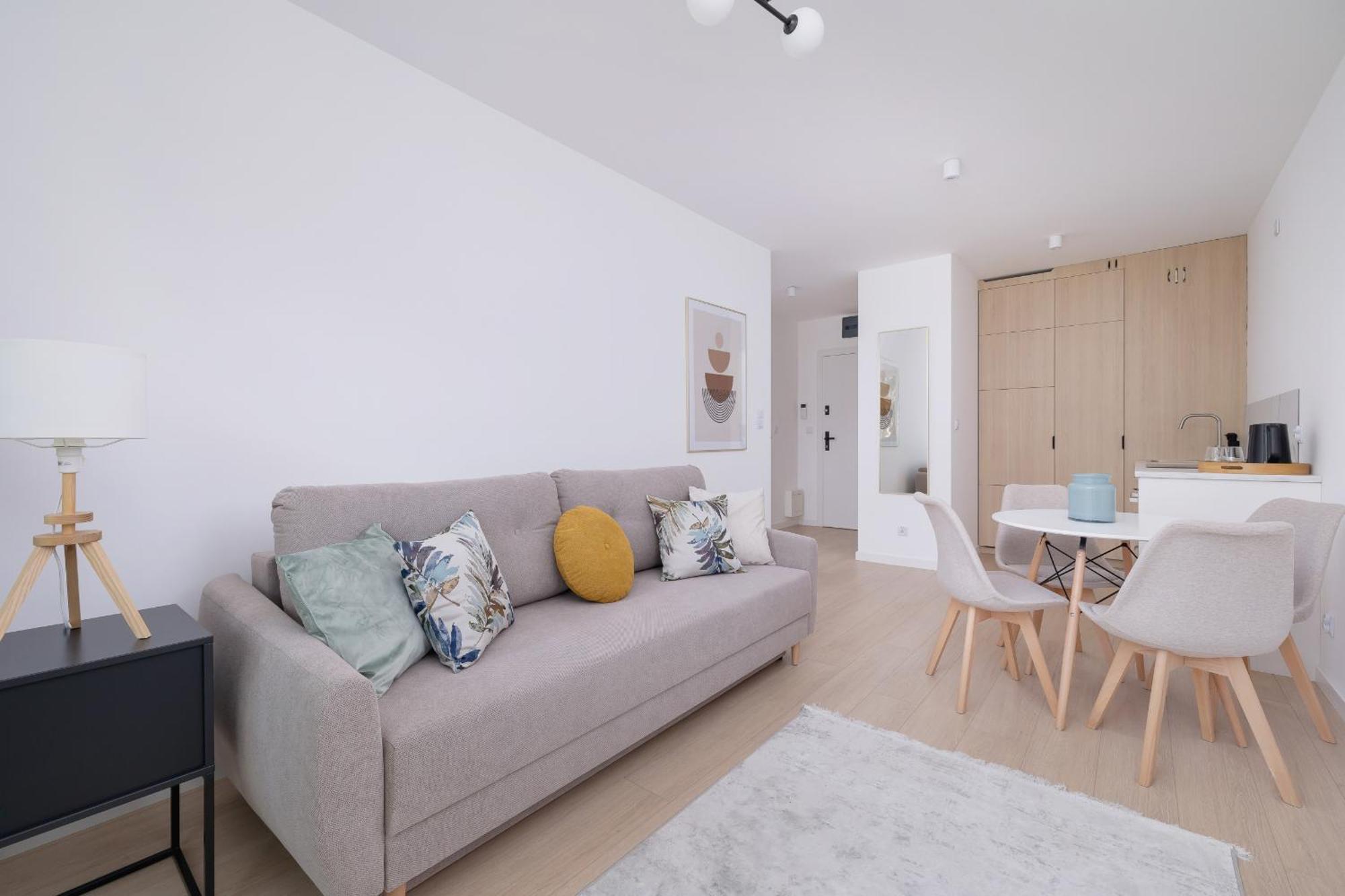 Krowoderska Apartment With Balcony Near City Center By Rent Like Home Krakow Bagian luar foto