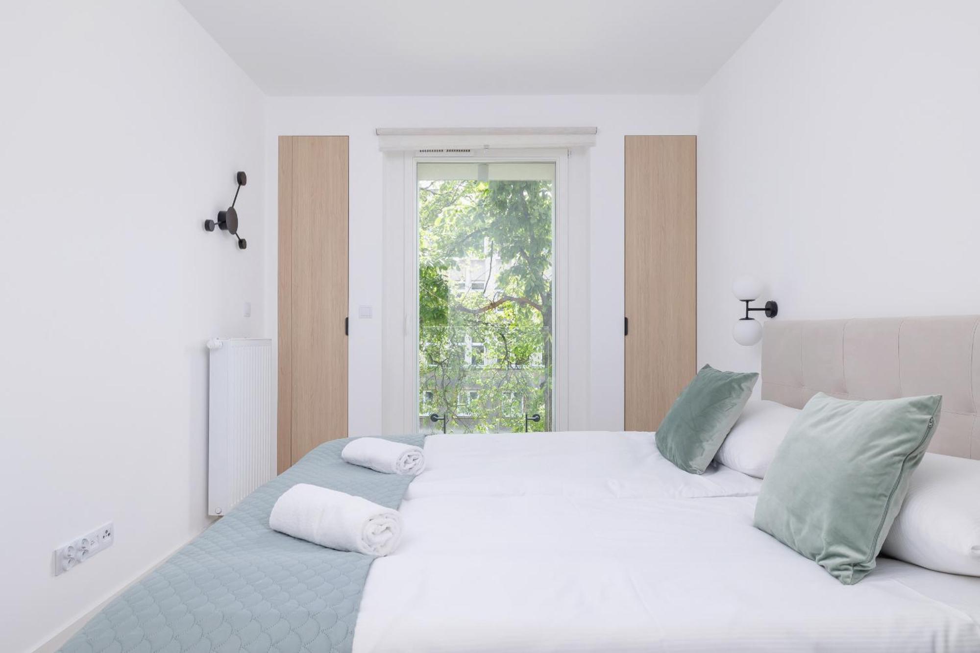 Krowoderska Apartment With Balcony Near City Center By Rent Like Home Krakow Bagian luar foto