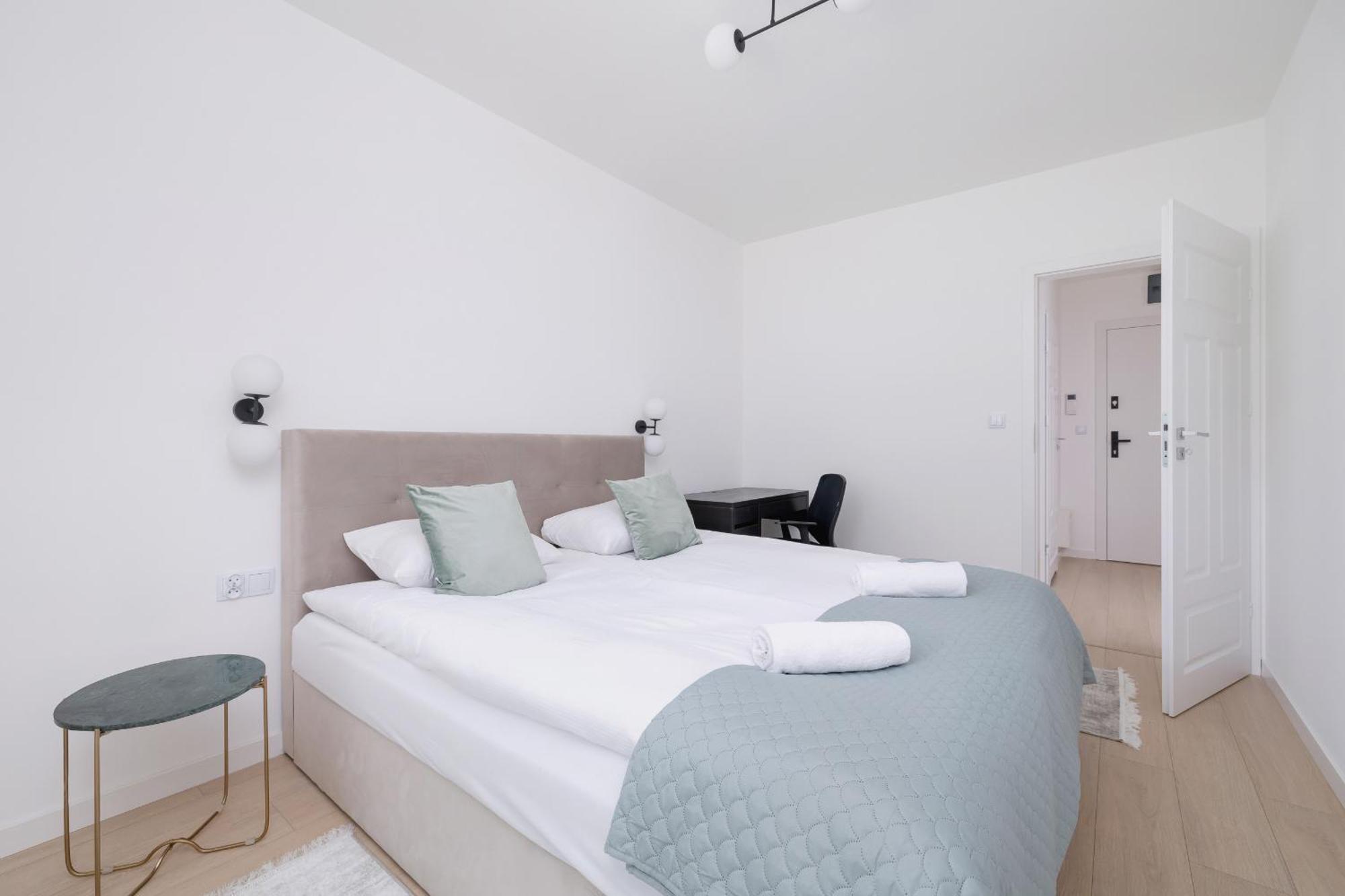 Krowoderska Apartment With Balcony Near City Center By Rent Like Home Krakow Bagian luar foto